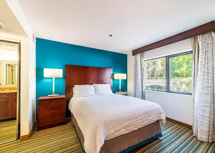 Metro Extended Apartment *